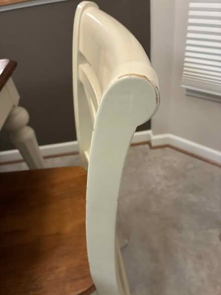 Photo of free Kitchen/Dining table and chairs (Fauquier County Warrenton) #3