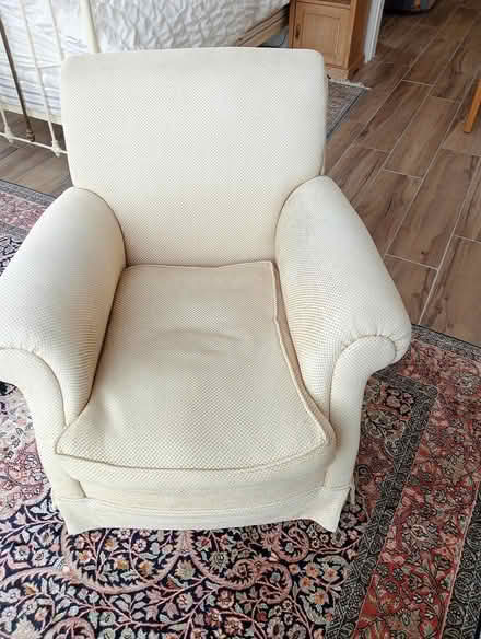 Photo of free 2 comfy armchairs 32"h 34"w 36 d (Icenlane Shipton gorge DT64PP) #2