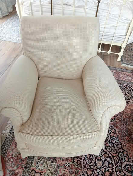 Photo of free 2 comfy armchairs 32"h 34"w 36 d (Icenlane Shipton gorge DT64PP) #1