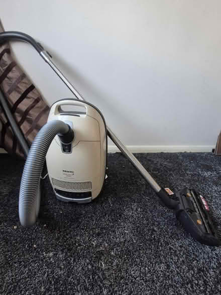 Photo of free Miele vacuum cleaner (Calow S44) #1