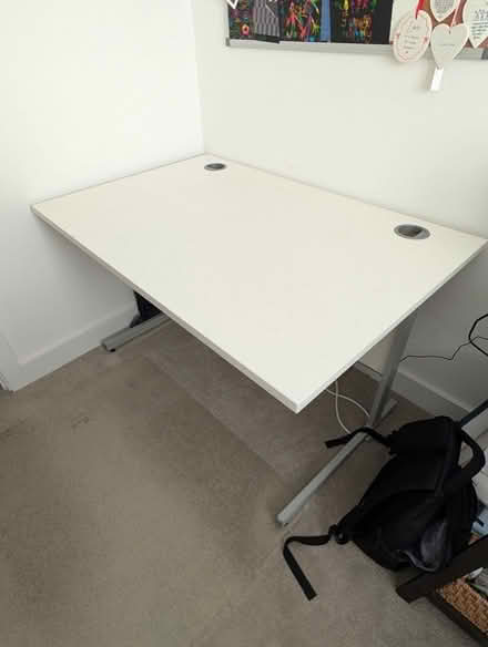 Photo of free White desk (Gwernymynydd CH7) #1