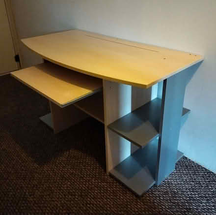 Photo of free Computer desk (Barons Court W14) #1