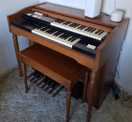 Photo of free Lowrey Organ (San Lorenzo) #1