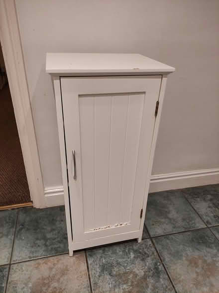 Photo of free White bathroom Cabinet (B67 5EH) #1
