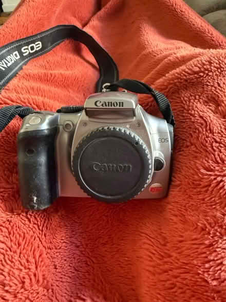 Photo of free CanonEOS 300D (Cambrian park) #1