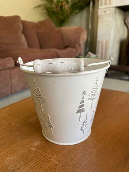 Photo of free Tin plant container (De Parys MK40) #2