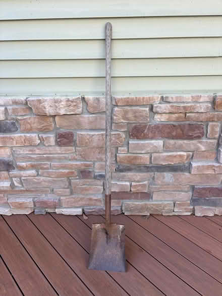 Photo of free Straight Blade Shovel (13 Mile and Old Novi Rd.) #1