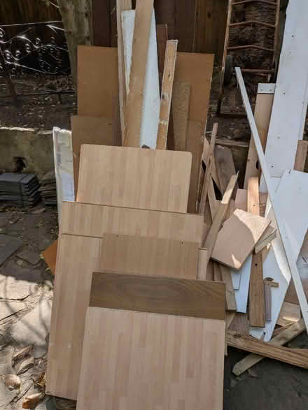 Photo of free Spare wood and worktop bits (Twickenham TW1) #1