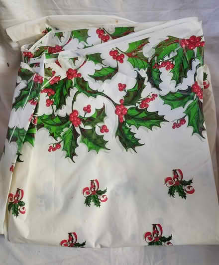 Photo of free Christmas tablecloth no 2 (Wellington Village) #1
