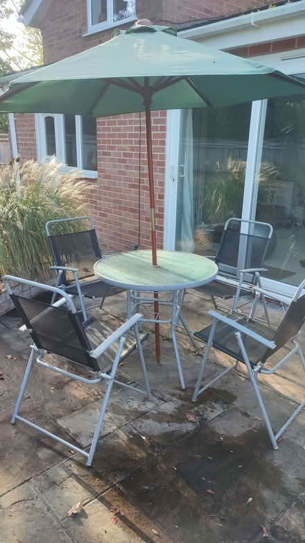 Photo of free Garden furniture (table and four chairs) (Bricknells Meadow OX28) #1