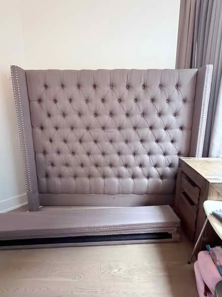 Photo of free Queen Bed – Excellent Condition (Saint-Antoine Ouest, Montréal) #1