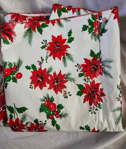 Photo of free Christmas tablecloth no 1 (Wellington Village) #1