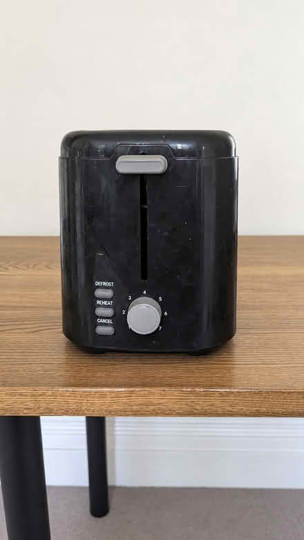 Photo of free Toaster (SW4 7NE) #1
