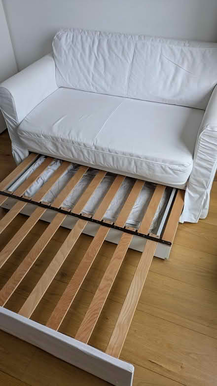 Photo of free Sofa bed / couch (TW93JJ) #1