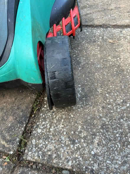 Photo of free Cordless Lawnmower (Bearsden) #3