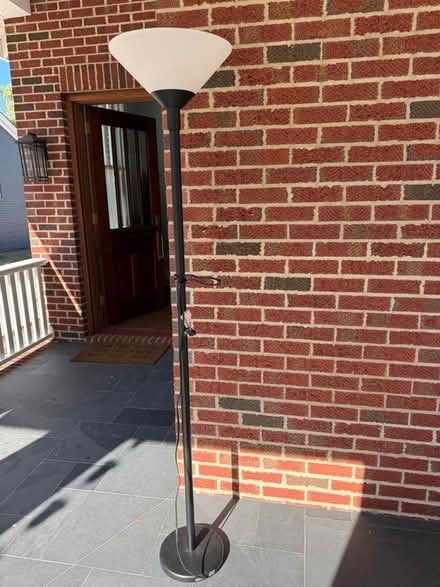 Photo of free Working floor lamp (Commonwealth Park) #1