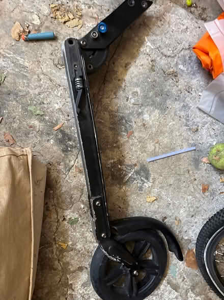 Photo of free BMW scooter missing two screws (Sloane Square SW1X) #3