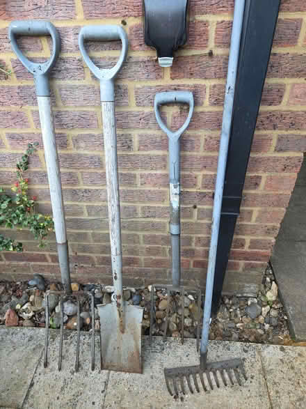 Photo of free Garden hand tools - set (Fleetville AL1) #1