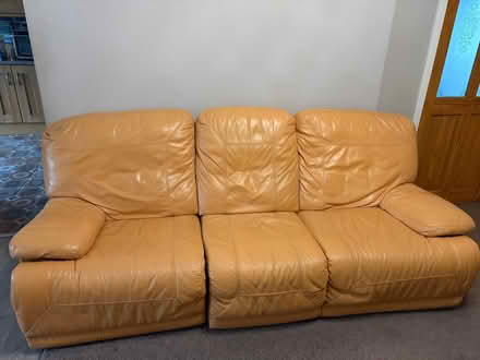 Photo of free 3 seater orange manual recliner 2 seater manual recliner 2 e (Hodge Hill B36) #1