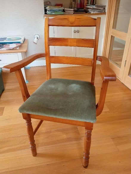 Photo of free Small chair (Horton BS37) #1