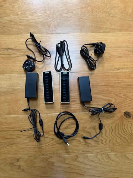 Photo of free 2x Anker powered USB3 USB-A hubs (Priestwood RG42) #1