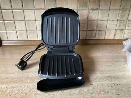 Photo of free George Foreman Fat Reducing Grill (Goosewell PL9) #2