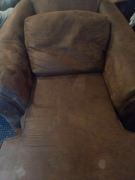 Photo of free Large lounge chair (8119 hwy 7 Havelock Ont) #3