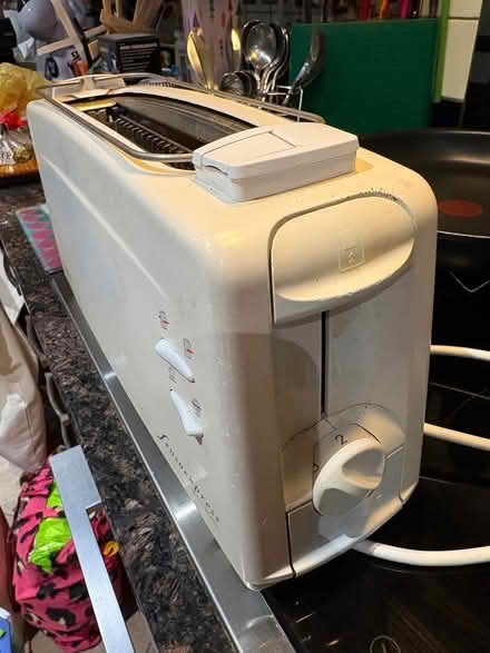 Photo of free Toaster (Woolwich Dockyard SE18) #1