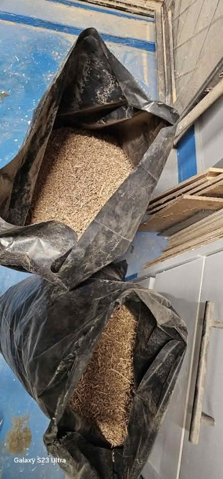 Photo of free Wood shavings (Hastings TN38) #1