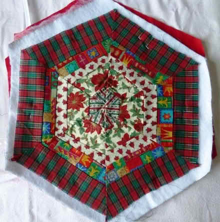 Photo of free Part-completed Patchwork - Christmassy Theme (Littleover DE23) #2