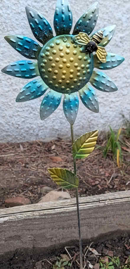 Photo of free decorative garden items (Anna st in Teaneck) #3