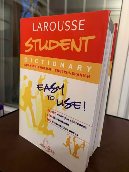 Photo of free Spanish-English dictionaries (Briarwood, Queens) #1