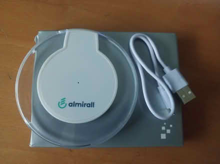 Photo of free Wireless Mobile Charger (Cassiobury Estate WD17) #1