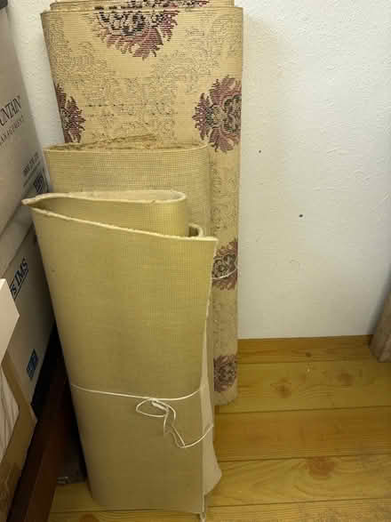 Photo of free Left over carpet pieces (Sundon Park LU3) #1