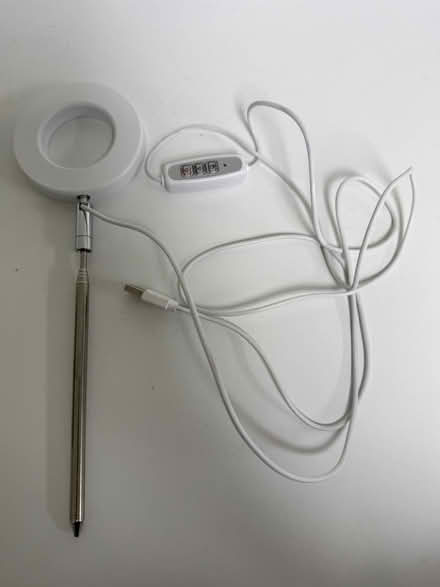 Photo of free USB-powered plant growing light (Valencia Avenue, Sunnyvale) #2