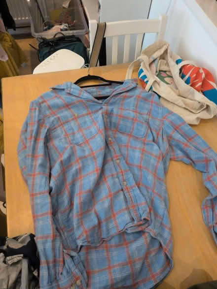 Photo of free L/XL shirts + hoodies (SE22) #1