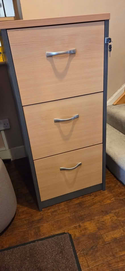 Photo of free 3 drawer lockable filing cabinet (Chipping Barnet EN5) #1