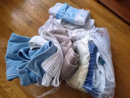 Photo of free bags of towels (West Etobicoke (bloor/427)) #1