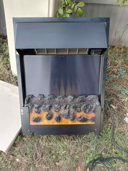 Photo of free electric fire and fireplace surround (Walton-on-Thames KT12) #2