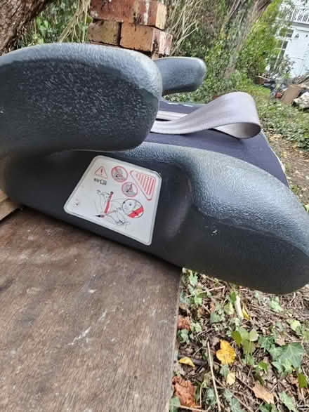 Photo of free Child's car seat (Nw11) #3