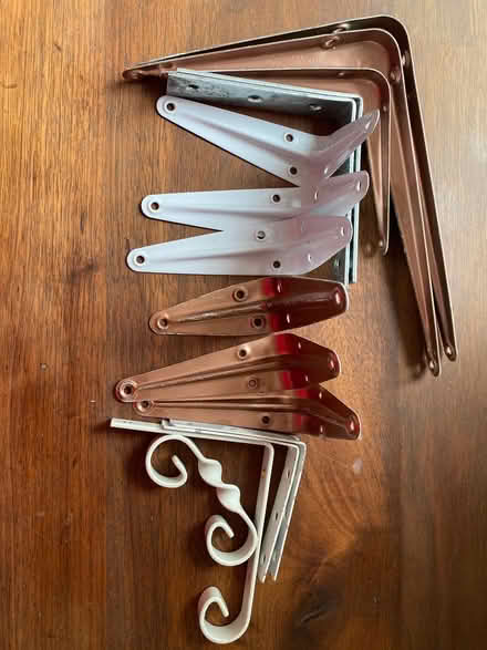 Photo of free Brackets x 14 (20/10/7cm) (Dore S17) #1