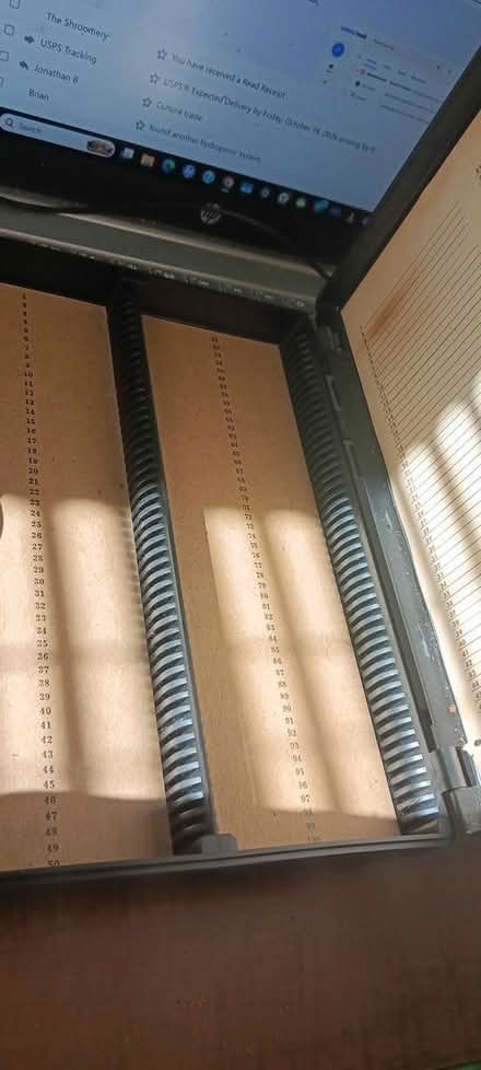 Photo of free microscope slide box (melrose) #3