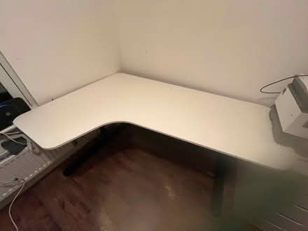 Photo of free Corner desk (Chesterton OX26) #1