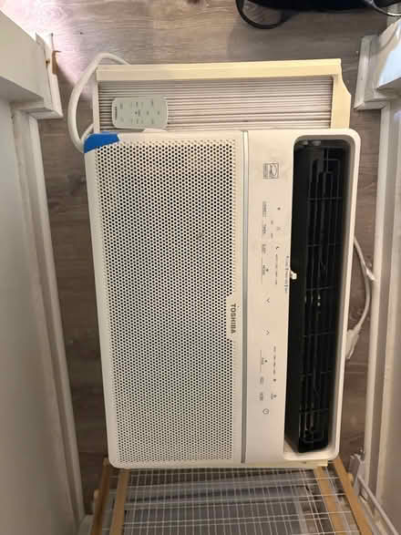Photo of free Window AC unit (Lawrenceville) #1