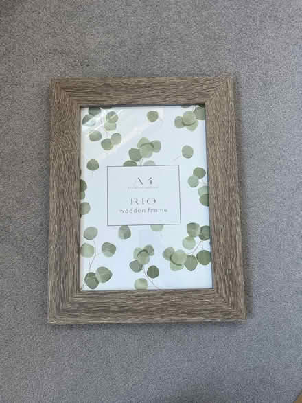 Photo of free A4 frame (OX14) #1