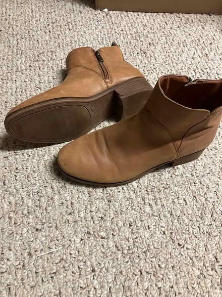 Photo of free Women’s boots size 9/9.5 (Arlington/West Medford line) #1
