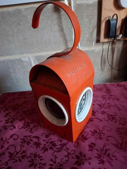 Photo of free old style road works lamp (Corton NR32) #1