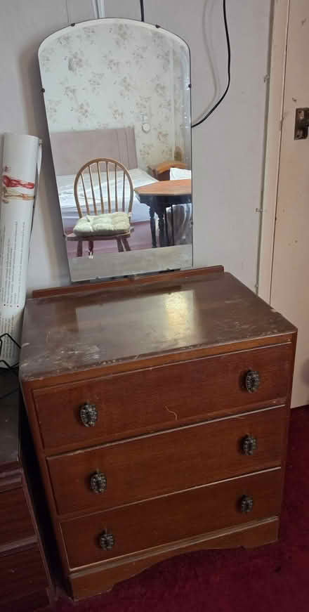 Photo of free Dressing Table & Wardrobe (Tardebigge, B97) #1