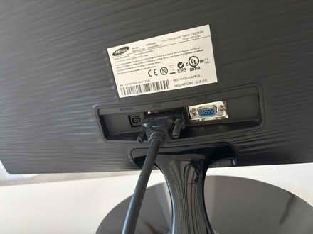 Photo of free Samsung 23” monitor (Sw209bq) #2