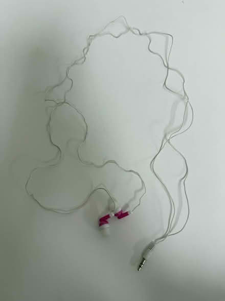 Photo of free Wired earbuds w 3.5 mm jack (Valencia Avenue, Sunnyvale) #1